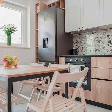 Apartment Vito โอมิช ภายนอก รูปภาพ