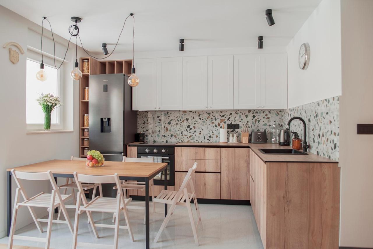 Apartment Vito โอมิช ภายนอก รูปภาพ
