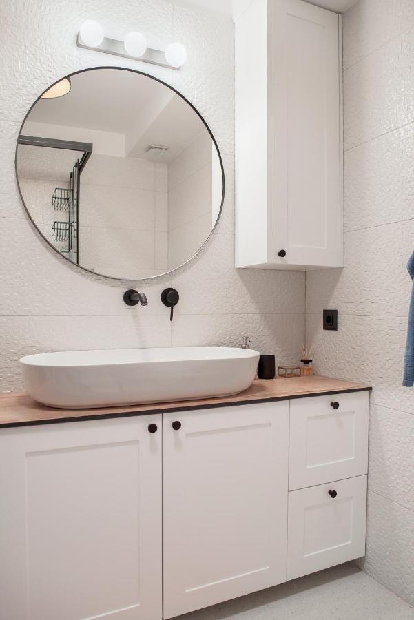 Apartment Vito โอมิช ภายนอก รูปภาพ